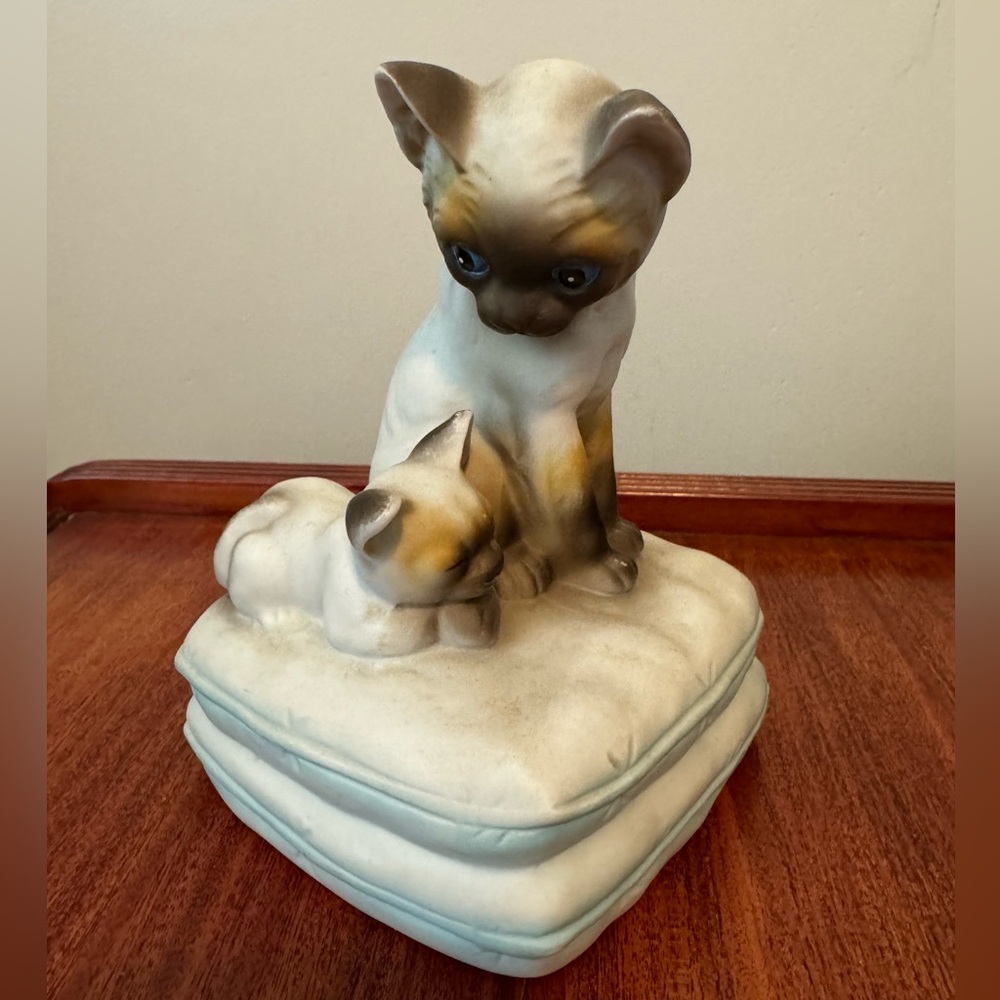Vintage Siamese Cat & Kitten Music Box - Mann Japan Hand Painted